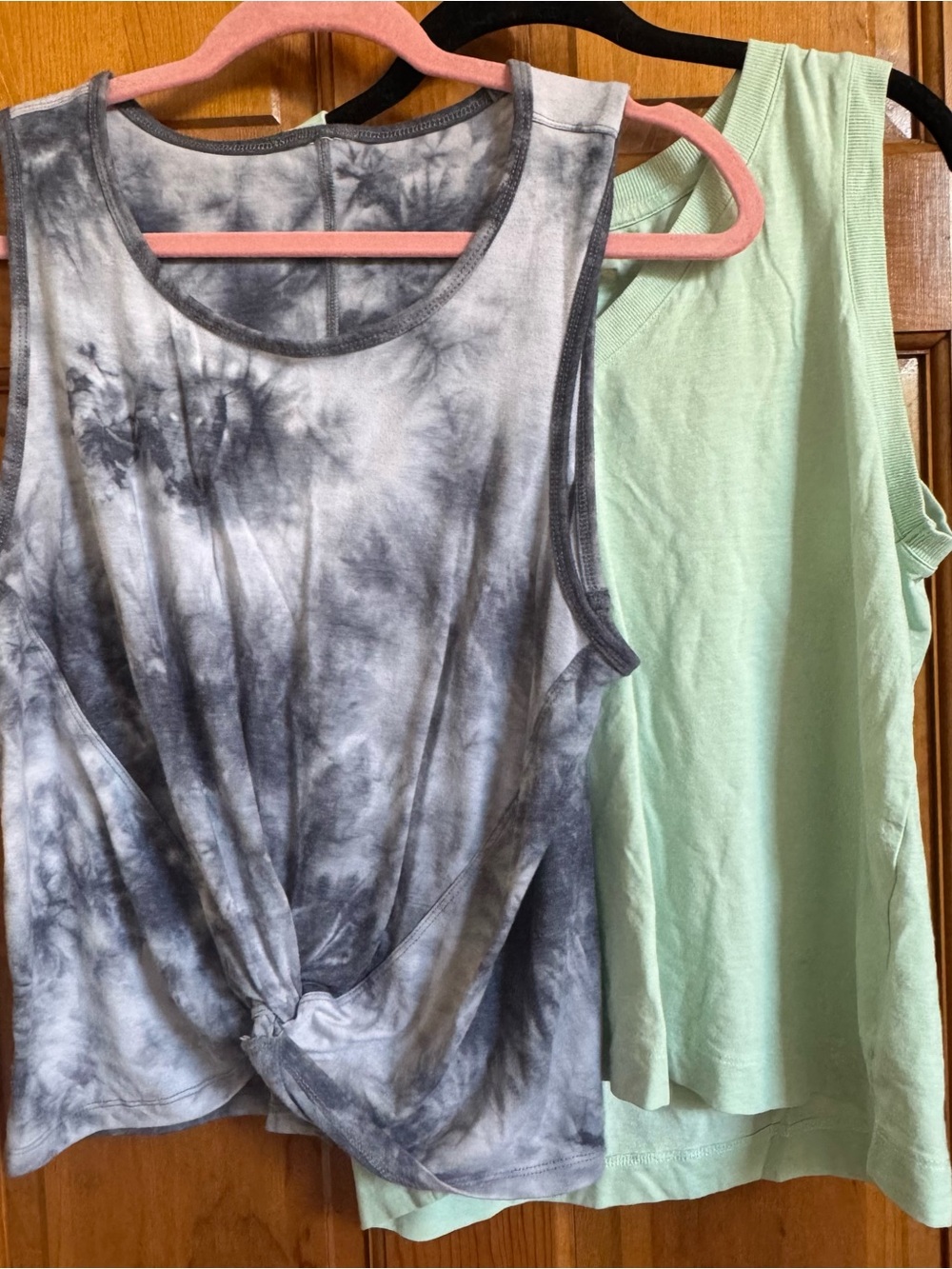 🎀 5 for 25! 🛍️ Bundle of 2 Tank Tops